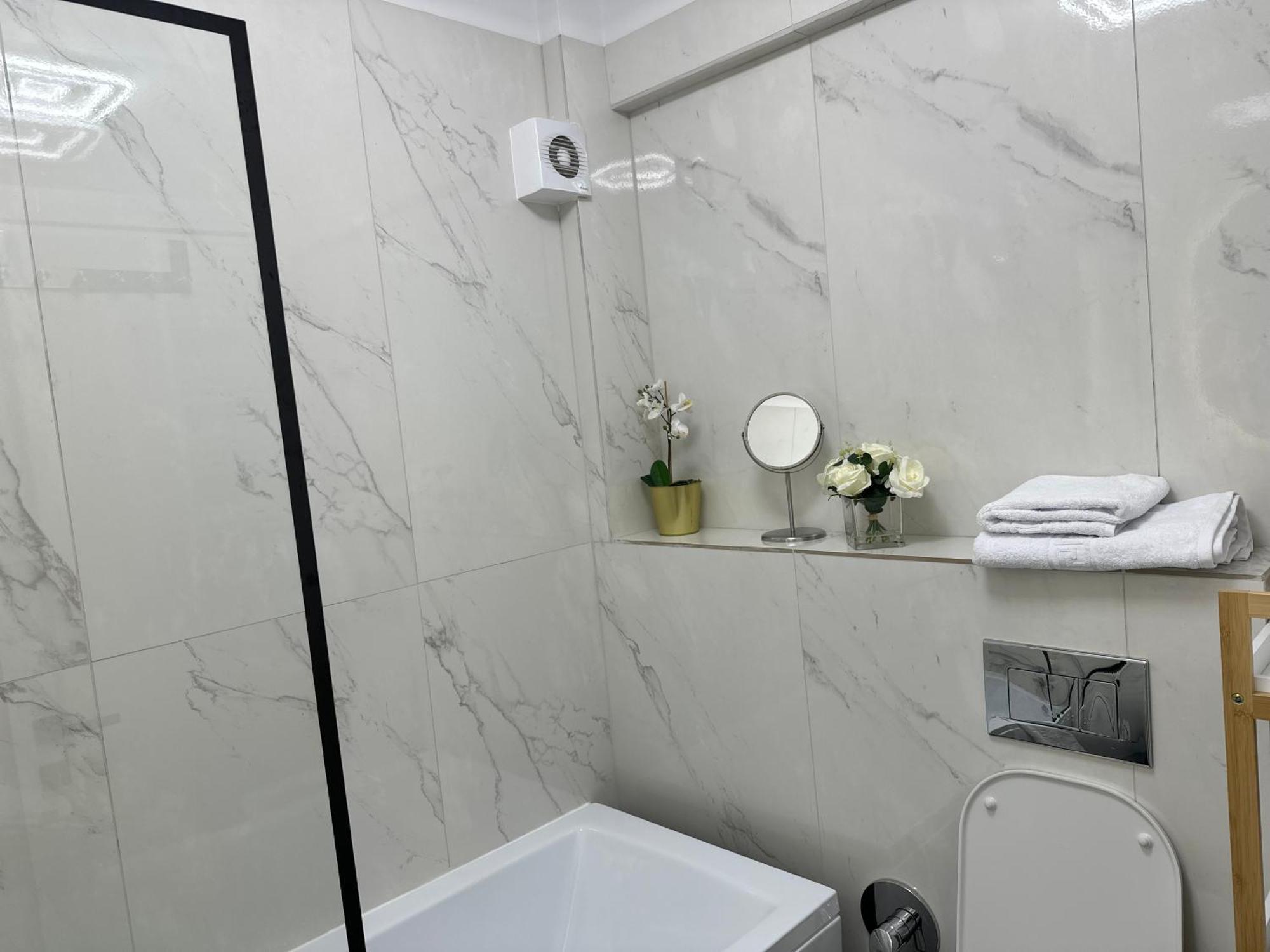 Luxury 2br With Free Parking Herastrau Bucureşti